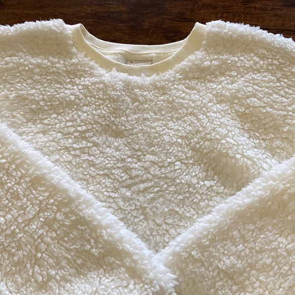 Comfy fuzzy sweater - Picture 2 of 3